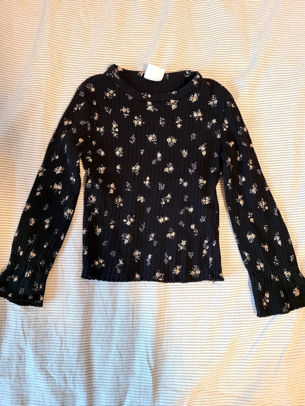 Zara Longsleeve Floral Tee🖤💐